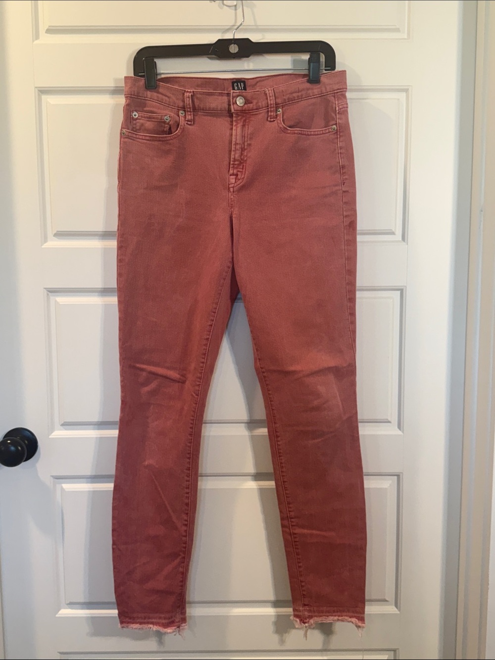 Gap true skinny frayed ankle 29Tall